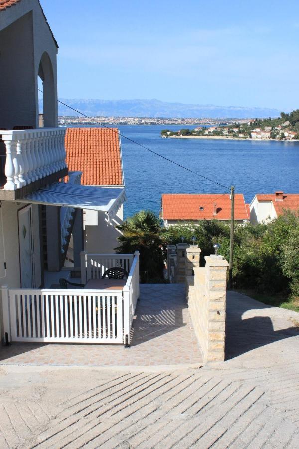 Apartments By The Sea Kali, Ugljan - 8202 Dış mekan fotoğraf